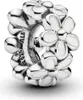 A close-up studio shot of a Pandora charm. Anteprima dell’immagine prodotto