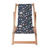 A wooden deck chair with a floral pattern. Voir les images du produit