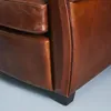 SIGNATURE - Fauteuil style Chesterfield en cuir pleine Voir les images du produit 4