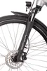 A close-up view of the front fork, wheel, and disc brake of a bicycle. Produktbild-Vorschau