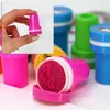 A collection of colorful plastic stamps with unicorn motifs, some held by a hand, others in a group. Produktbild-Vorschau