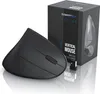 A black vertical wireless mouse and its packaging are displayed on a white reflective surface. Voir les images du produit