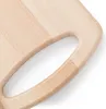 Close-up of a wooden cutting board with a handle cutout. Anteprima dell’immagine prodotto