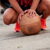 ARTZT Vintage Series Medizinball aus Leder, 5 kg Produktbild-Vorschau 4