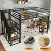 A loft bed with a desk underneath, shown in a room setting with a rug and a wall. Anteprima dell’immagine prodotto