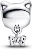 A close-up, studio shot of a silver charm shaped like a cat's head with a small butterfly charm dangling from it. Anteprima dell’immagine prodotto