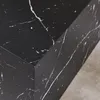 Close-up of a black marble-look surface with white veining. Anteprima dell’immagine prodotto