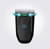 Close-up of the top part of a black electric shaver with blue arrows indicating movement. Anteprima dell’immagine prodotto