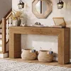 A console table with decorative items and baskets in a hallway setting. Anteprima dell’immagine prodotto