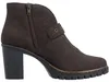 Das Bild zeigt einen braunen Stiefel aus Leder mit Schnürsenkeln und einer robusten Sohle. Der Stiefel ist von der linken Seite zu sehen und steht auf einem weißen Hintergrund. Produktbild-Vorschau