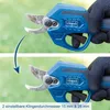 A collage showing a close-up of a blue and black electric pruning shear from two different angles, with a green blurred background. Anteprima dell’immagine prodotto