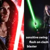 A split image showing two men holding lightsabers, with text describing features on the right side. Produktbild-Vorschau