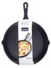 A black cast iron frying pan with a white label attached to it. Náhled obrázku produktu