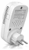 A white digital plug-in thermostat is shown from a low-angle, diagonal perspective, plugged into an electrical outlet. The back of the device, which faces the viewer, displays text and regulatory symbols. Anteprima dell’immagine prodotto