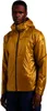Mann trägt goldgelbe La Sportiva Alpine Guide Primaloft Jacke mit Kapuze und schwarzem Reißverschluss Náhled obrázku produktu