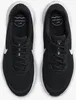 A top-down view of a pair of black Nike Revolution 7 men's sneakers. Voir les images du produit