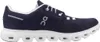 A side view of a single navy blue running shoe with white accents and a white sole. Voir les images du produit