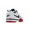 A rear view of a Nike Cross Trainer Low sneaker. Náhled obrázku produktu