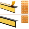 Two examples of black L-shaped corner profiles with yellow adhesive backing are shown, along with a list of available sizes. Anteprima dell’immagine prodotto
