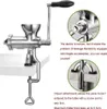 A manual juicer clamped to a table, with close-up insets highlighting its features and a descriptive text overlay. Produktbild-Vorschau