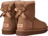 A pair of brown Ugg boots with bows on the back, shown from the back and side. Anteprima dell’immagine prodotto