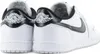A studio shot of a pair of Nike Jordan 1 Retro Low '85 sneakers. Náhled obrázku produktu