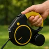 Laisse souple pour chiens avec lumière LED & distributeur Voir les images du produit 4