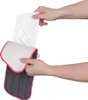 Hands holding a white mop pad and a gray mop pad with pink trim. Produktbild-Vorschau
