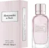 A perfume bottle and its packaging are displayed side-by-side against a white background. Podgląd zdjęcia produktu