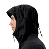 Mann trägt die Softshell Ridge-Roamer Jacke von Berghaus; mit Kapuze und sportlichem Schnitt. Anteprima dell’immagine prodotto