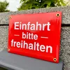 Einfahrt bitte freihalten Schild – 15x20 cm – Keramik Produktbild-Vorschau 2