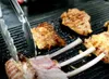 Grillzange Aus Edelstahl Für Die Zubereitung Von Steaks Produktbild-Vorschau 11
