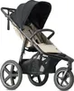 A studio shot of a DERYAN Luxe Bolt Jogger-Kinderwagen. Náhľad obrázku produktu
