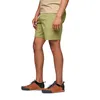 Mann trägt grüne Notion Shorts von Black Diamond; kombiniert mit braunen Schuhen. Produktbild-Vorschau
