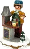 Ein fröhlicher Junge in winterlicher Kleidung steht an einem kleinen Bratwurststand mit einem Tablett voller Würstchen und einem Senfglas während ein kleiner Tannenbaum den verschneiten Boden schmückt Produktbild-Vorschau