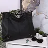 Große schwarze Damenhandtasche HOBO, geräumig, Produktbild-Vorschau 6