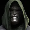 A close-up of a detailed Doctor Doom mask with a green hood. Anteprima dell’immagine prodotto