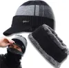 Set invernale da uomo - berretto da baseball e camino a Anteprima dell’immagine prodotto 3