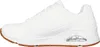 A side view of a white Skechers sneaker with a brown sole. Produktbild-Vorschau