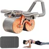 Orange-graue Bauchmuskel-Trainingsrolle mit Handyhalterung, gezeigt mit grauem Knieschoner und einer Frau in Plank-Position Produktbild-Vorschau