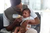 Medela SoftCup | Fortschrittliches Füttern mit dem Becher Produktbild-Vorschau 3