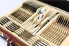 A close-up view of a cutlery set in a case. Voir les images du produit