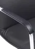 Close-up of a black leather office chair armrest and seat. Anteprima dell’immagine prodotto