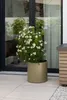 Vaso da fiori NEW RONDO in alluminio verde fango 45x45 cm Anteprima dell’immagine prodotto 2