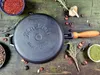Gusseisenpfanne Ø26 cm mit Holzgriff & Glasdeckel Produktbild-Vorschau 5
