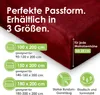 A close-up view of a dark red fabric, likely a fitted sheet or mattress protector, with text overlays describing sizes and features. Náhled obrázku produktu