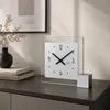 AMS 102 Quarz-Tischuhr, Holzsockel, Aluminium, Mineralglas Produktbild-Vorschau 5