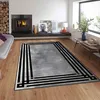 Teppich in Silberoptik mit schwarzem Rahmenmuster – 120x180 Produktbild-Vorschau 3