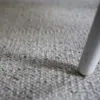 Handgefertigter Kelim-Teppich aus Wolle mit geometrischem Produktbild-Vorschau 4