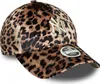 A New Era women's baseball cap with a leopard print velour fabric and the New York Yankees logo. Anteprima dell’immagine prodotto